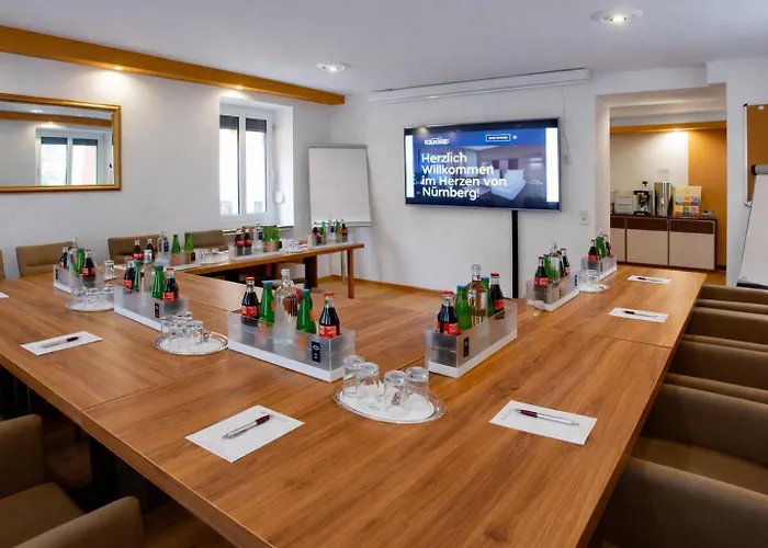 Tiptop Hotel Burgschmiet Garni